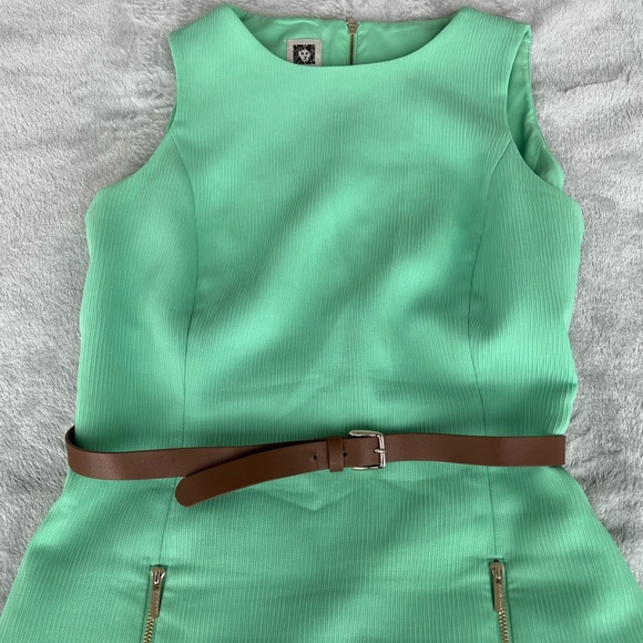💚💚Chic sleeveless shift dress with a belt and zipper details - Picture 6 of 10